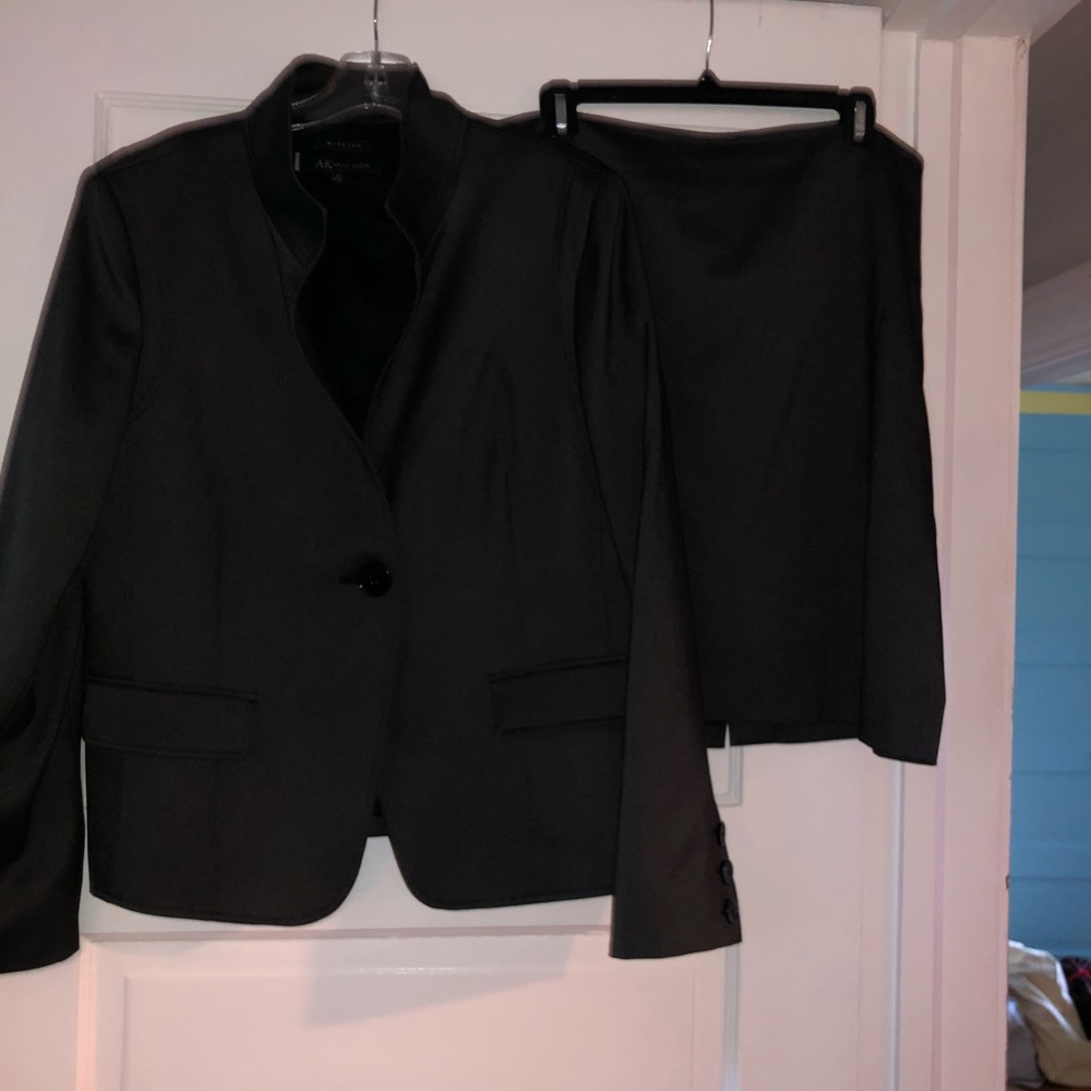 Sharp suit Ann Klein suit